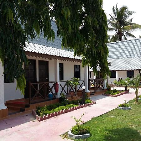 Rasa Senang Villa -Islam Guest Only Pantai Cenang  Exteriér fotografie